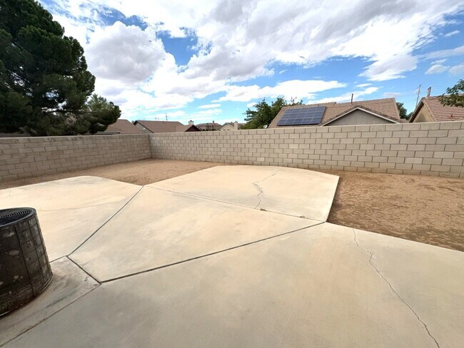 Building Photo - 13654 Opal Cir
