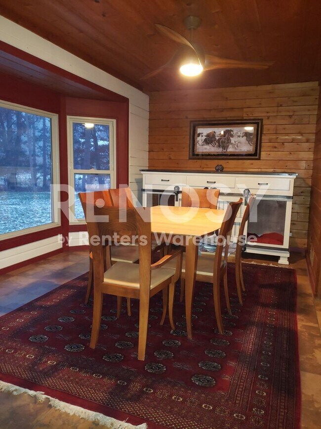 Building Photo - 3BD/2.5BA Home in Elk River Available Now!