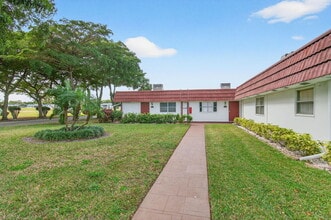 Building Photo - 213 Waterford Cresent