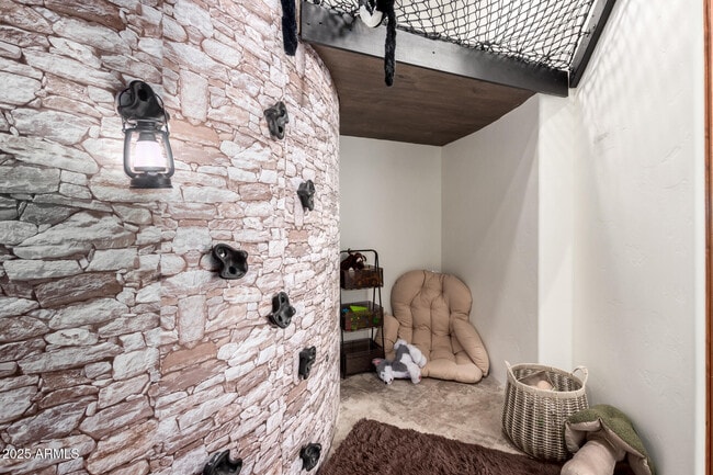 Building Photo - 2506 S 186th Dr