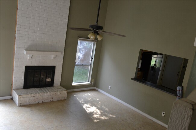 Building Photo - 12023 Woolford Dr