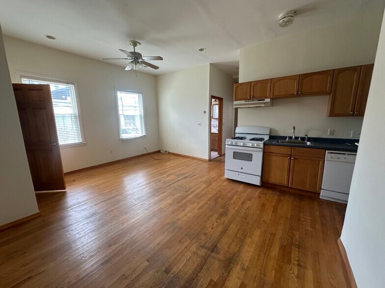 Primary Photo - 23 Park St