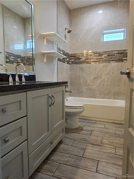 Building Photo - 5804 Nightingale Ave