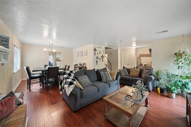 Primary Photo - 33 Coralberry Rd