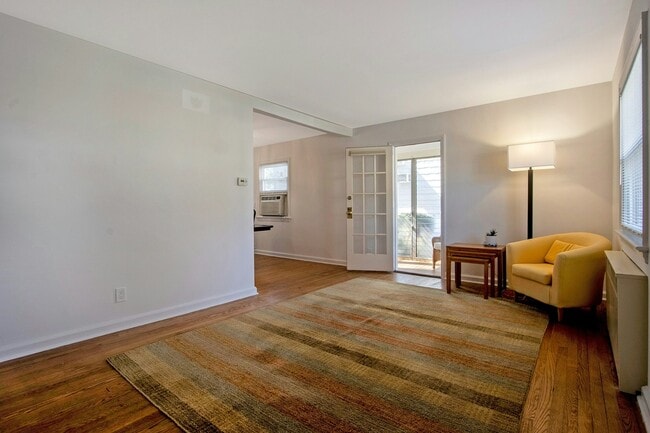 Building Photo - 120 Van Buren Ave