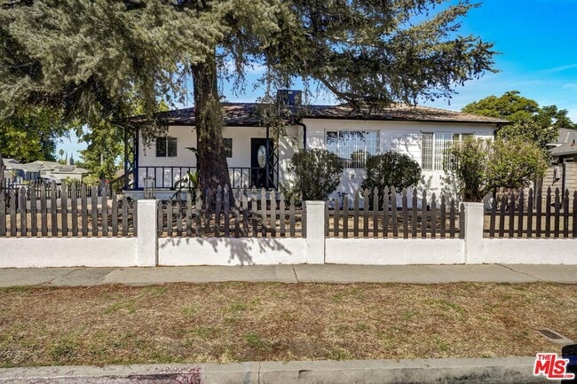 Primary Photo - 6633 Belmar Ave