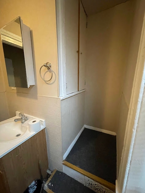 Full Bathroom 2 Storage - 1730 N 25th St