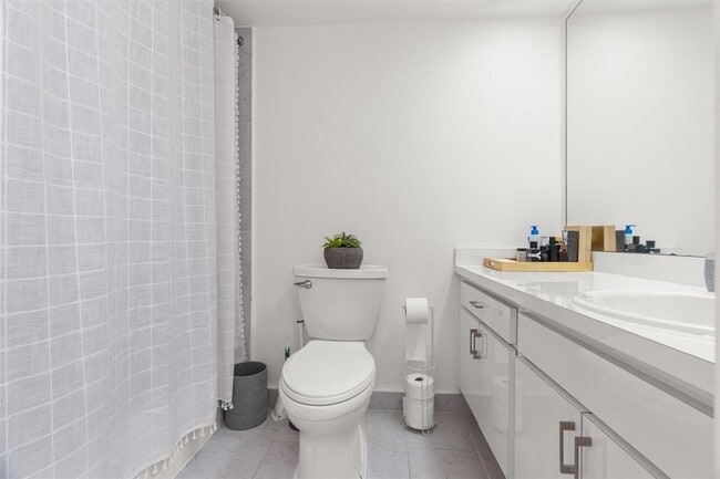 Building Photo - 3080 N Course Dr