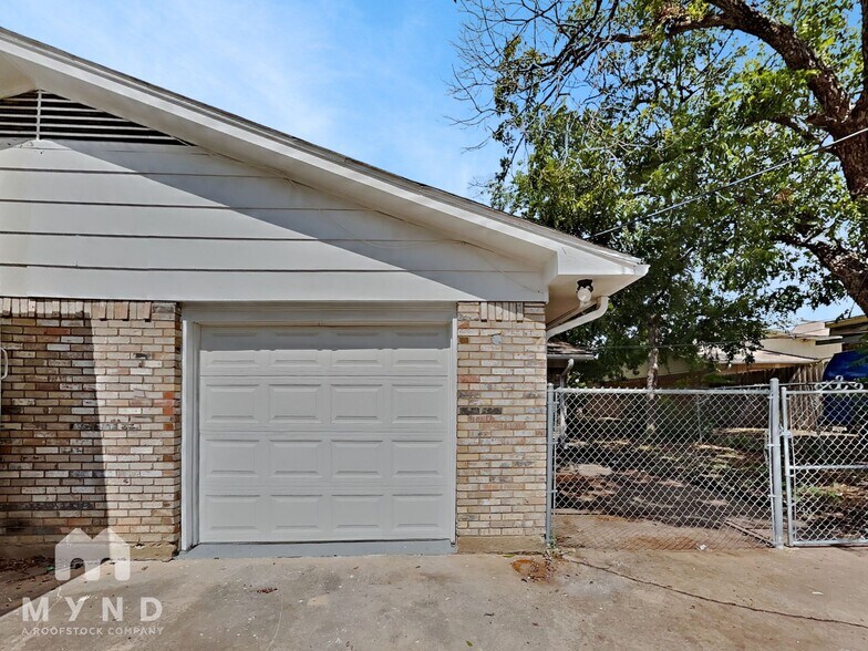 Building Photo - 11362 Quail Run St