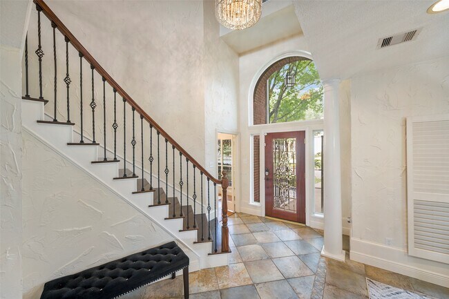 Building Photo - 14311 Islandwoods Dr