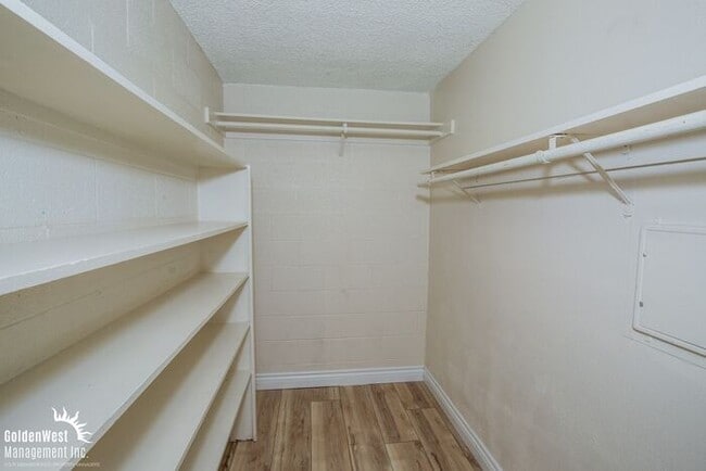 Building Photo - Cozy 1Bdm 1Ba Apartment with Pool Access in Central Las Vegas