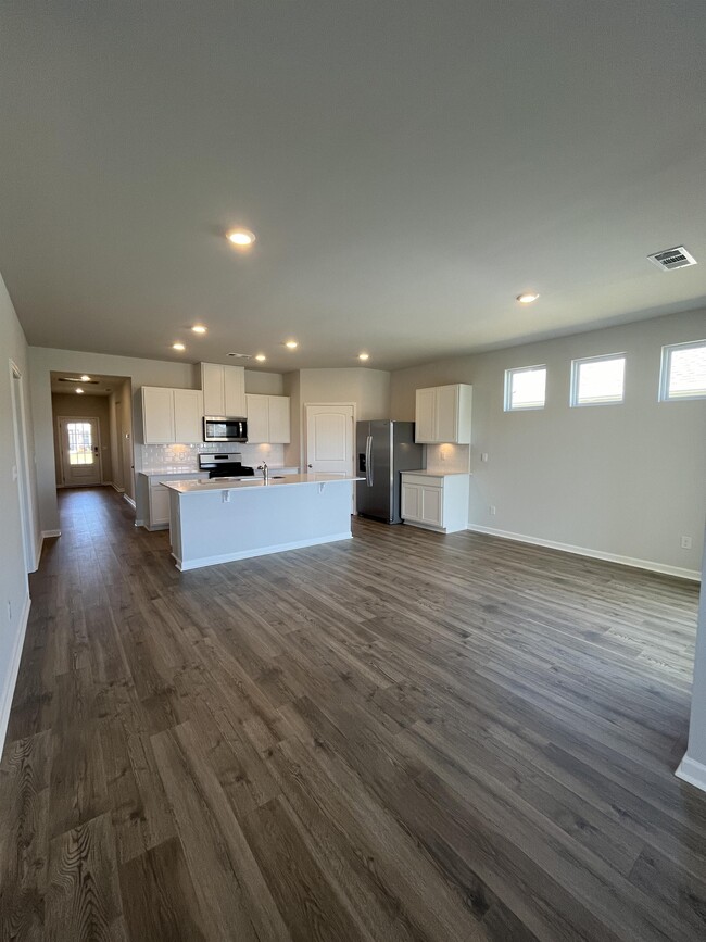 Building Photo - 6127 Japonica Ln