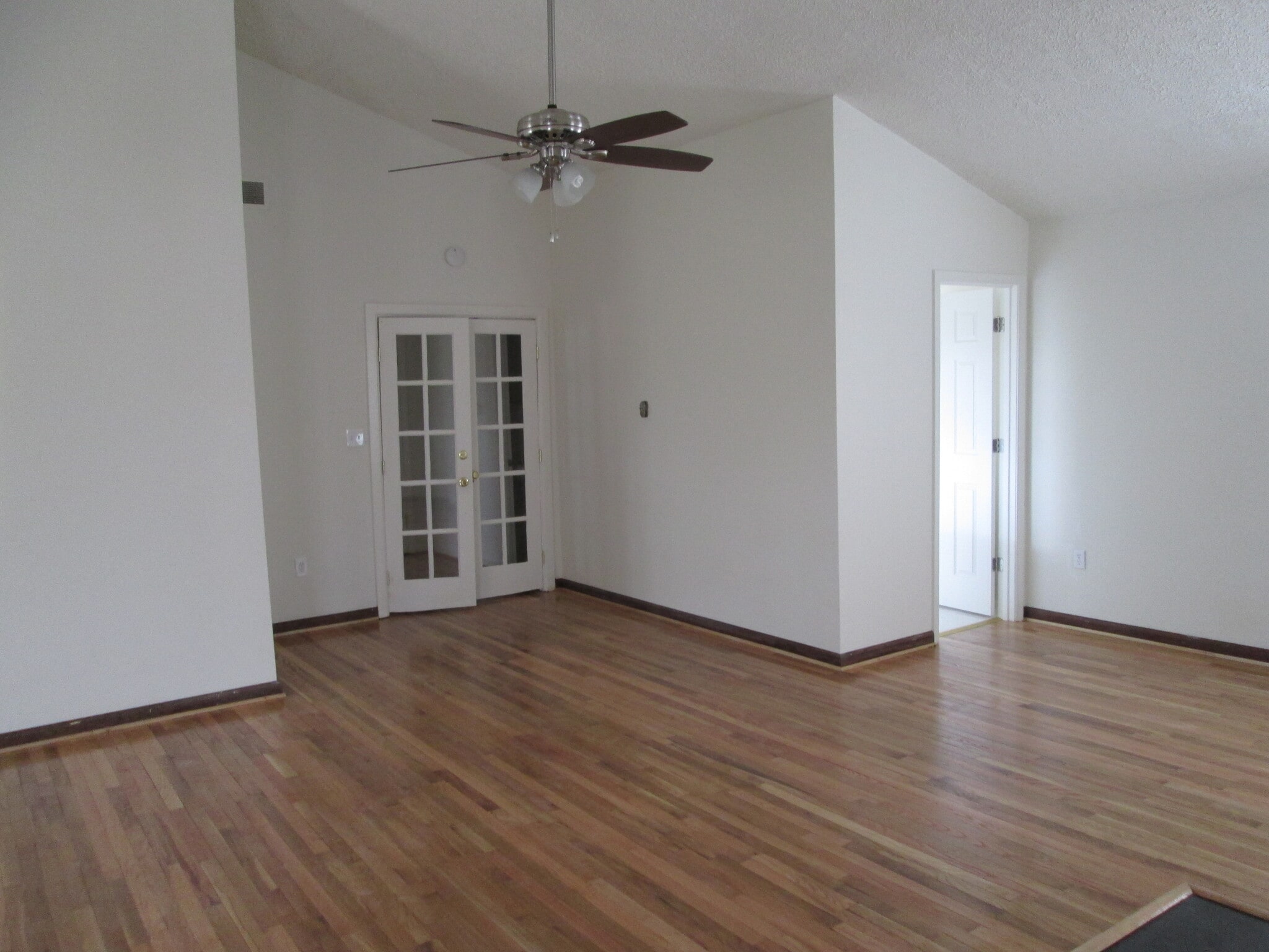 Building Photo - 5283 Ilchester Rd