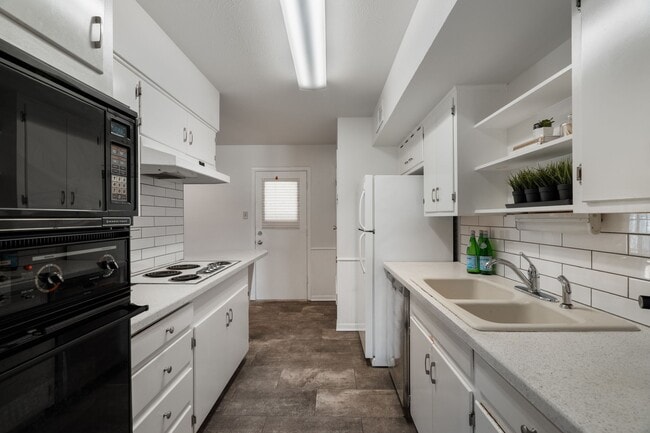 Building Photo - 509 Wilshire Dr