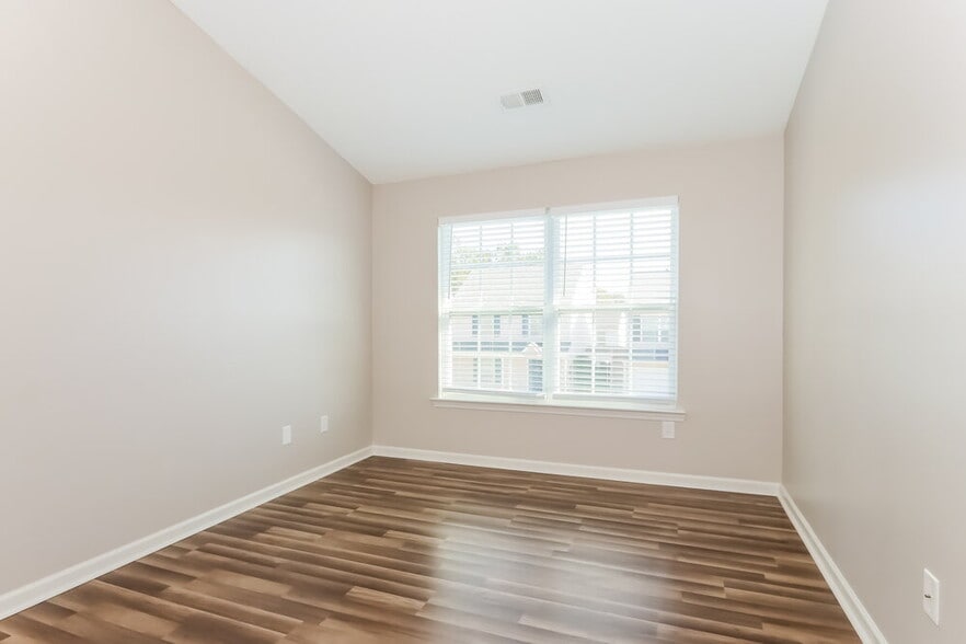 Building Photo - 641 Stadler Pointe