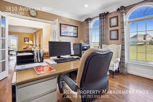 Building Photo - Gated Community, 10 Acres