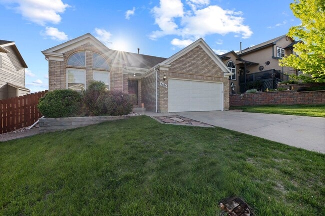 Building Photo - BRIGHT & UPDATED RANCH-STYLE HOME in D-20