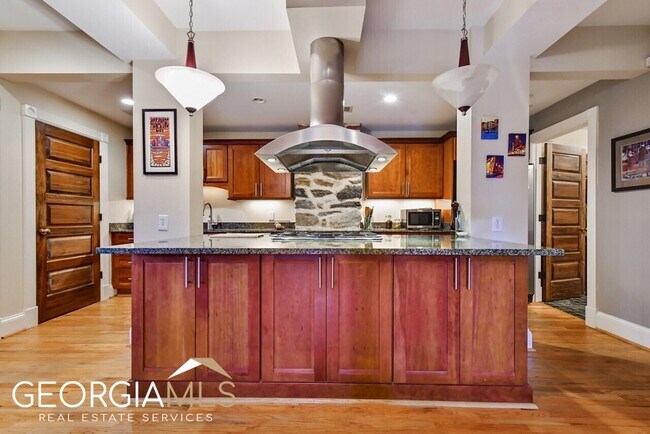 Building Photo - 841 Argonne Ave NE