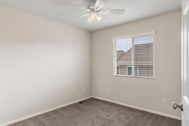 Building Photo - 815 Fire Rock Pl