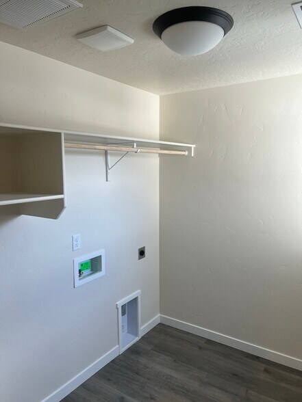 Building Photo - 10114 Longtail Dr