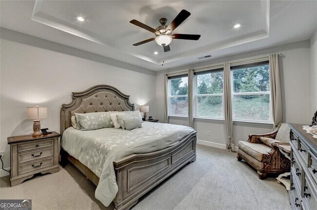 Building Photo - 811 Pineberry Ct