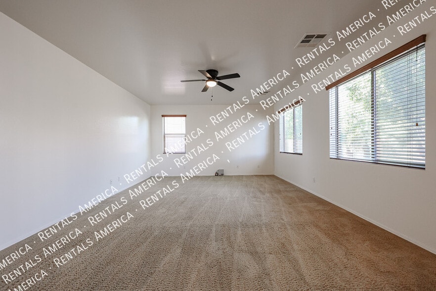 Building Photo - 43608 Caven Dr