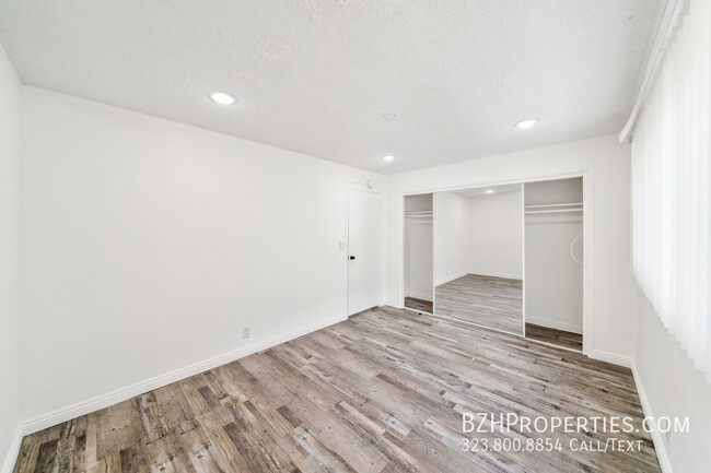 Building Photo - 7076 Lanewood Ave