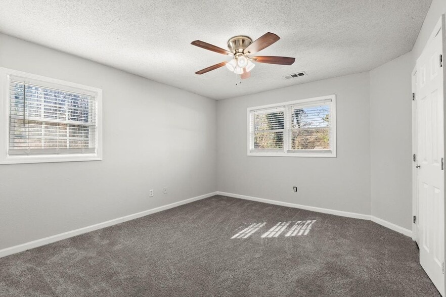 Building Photo - 2166 Park Terrace