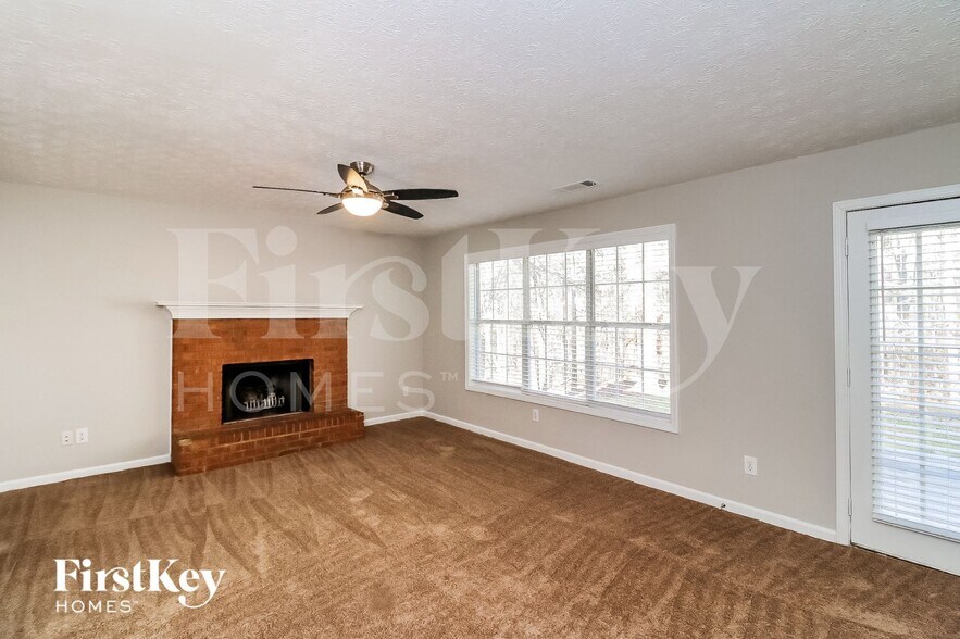 Building Photo - 640 Alcovy Springs Dr SE