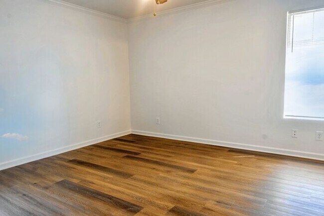 Building Photo - **Cozy 3 Bedroom 2 Bathroom home in Atlant...