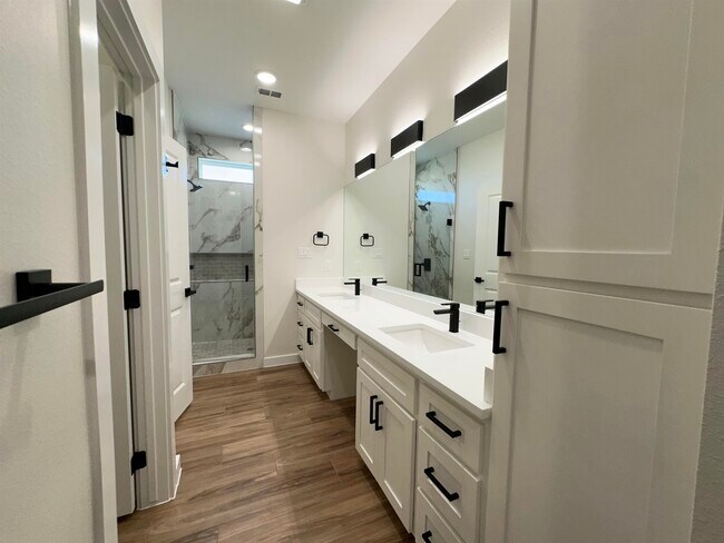 Building Photo - 7524 Cresta Bella Rd