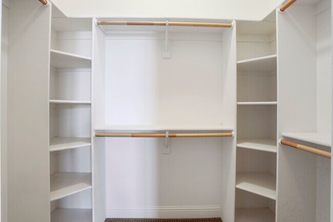 Building Photo - 1609 Maehl Dr