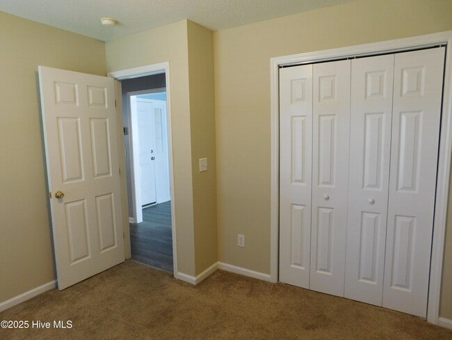 Building Photo - 205 Sellhorn Blvd