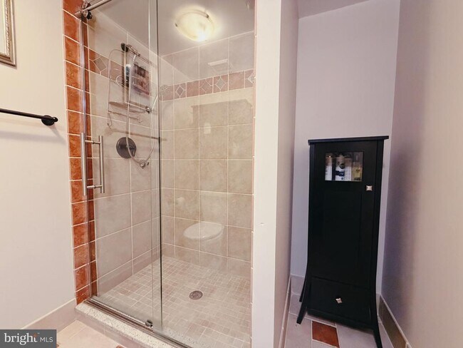 Building Photo - 1317 Mettler Rd