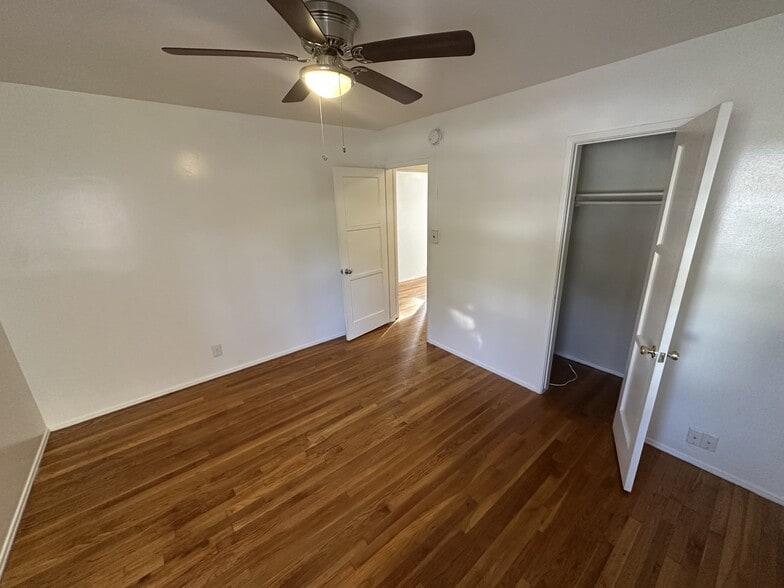 Building Photo - 2441 Silver Lake Blvd