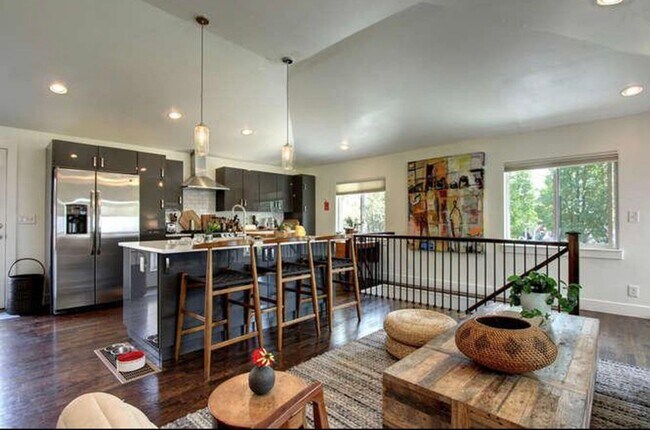 Building Photo - High End LOHI Townhome Available in June!