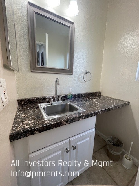 Building Photo - 4459 Anne Sladon St