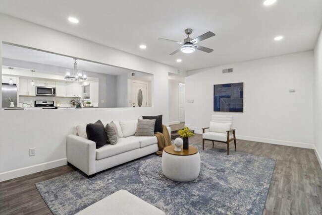 Building Photo - 4BD/2BA Recently Renovated Home in Escondido