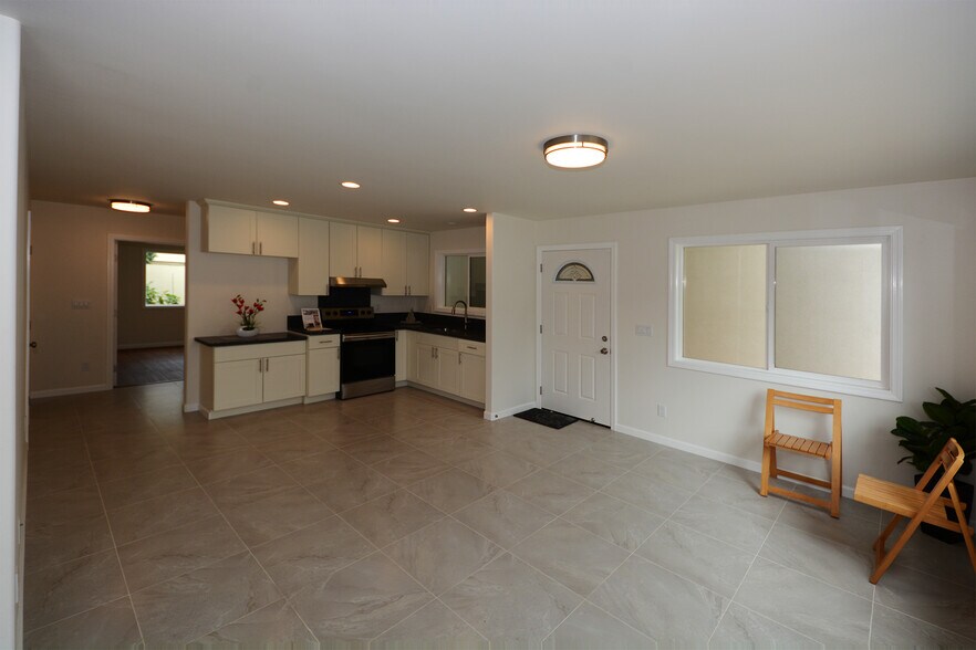 Primary Photo - 4494 Sierra Dr