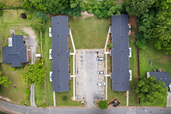 Building Photo - Oak Valley