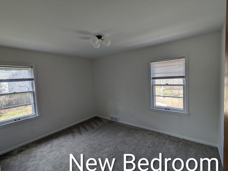 Building Photo - 312 S 7th St