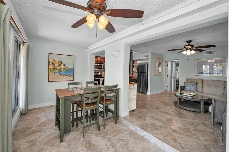 Building Photo - 2685 St Joseph Dr