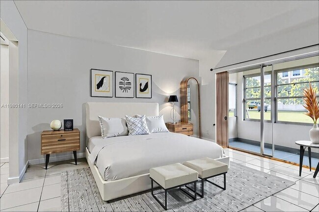 Building Photo - 2200 Park Ln