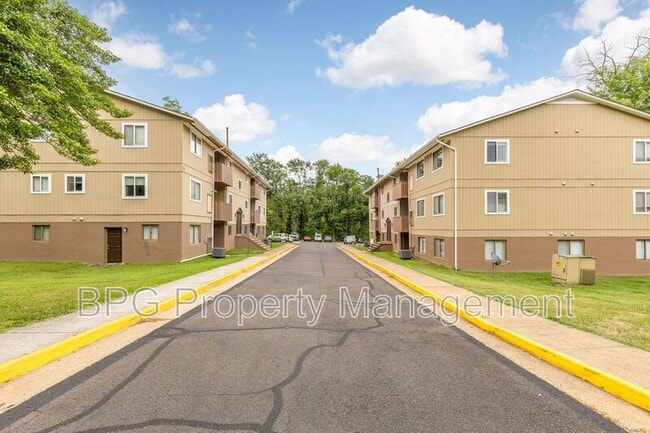 Building Photo - 139 Green St