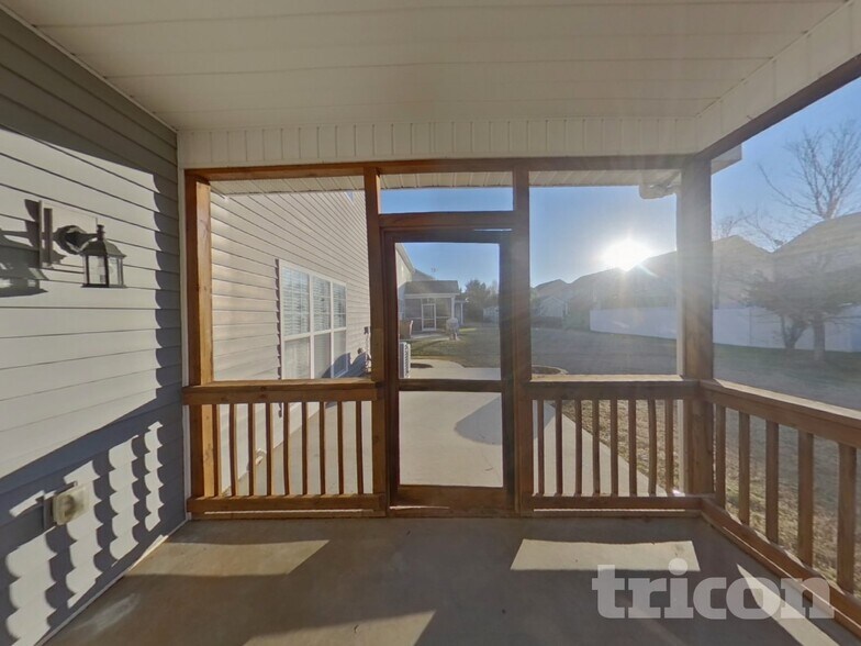 Building Photo - 1027 Coulwood Ln