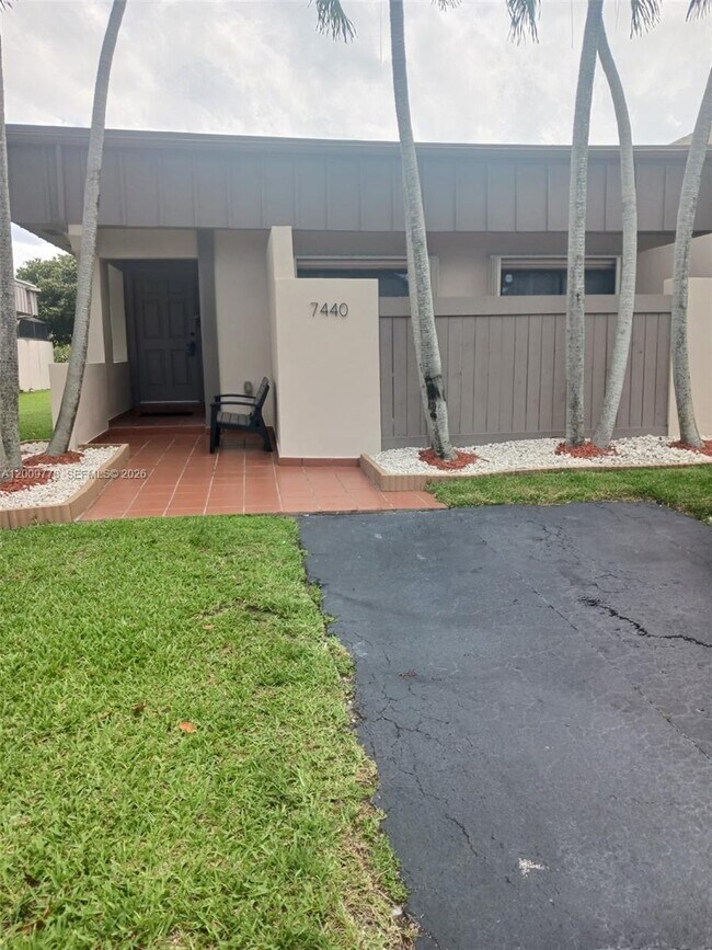 Building Photo - 7440 SW 105th Pl