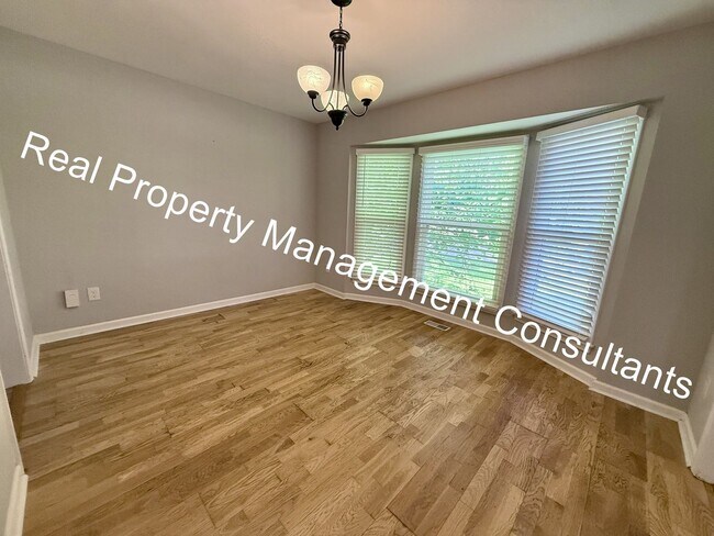 Building Photo - 3 Bed 2 Bath Modern Home in Prime Location!