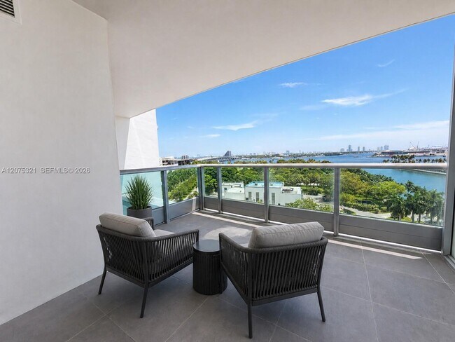 Building Photo - 900 Biscayne Blvd