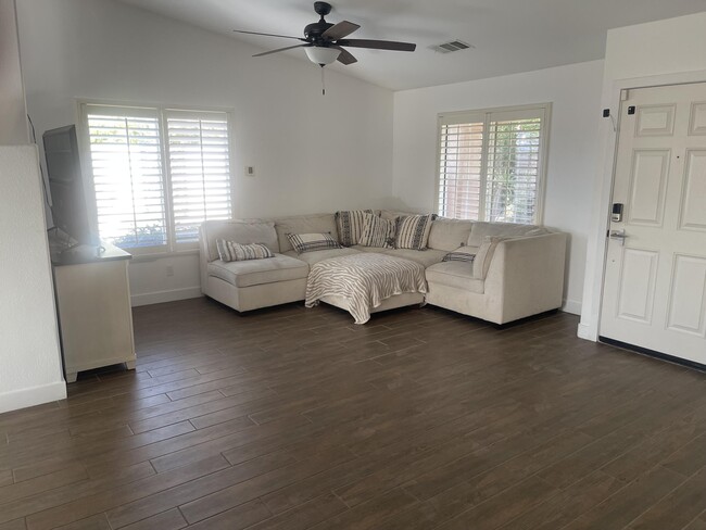 Building Photo - 81258 Avenida Esmeralda