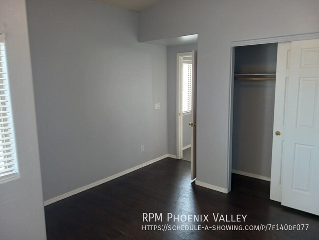 Building Photo - Charming Phoenix 3 Bed / 2.5 Bath Townhome...